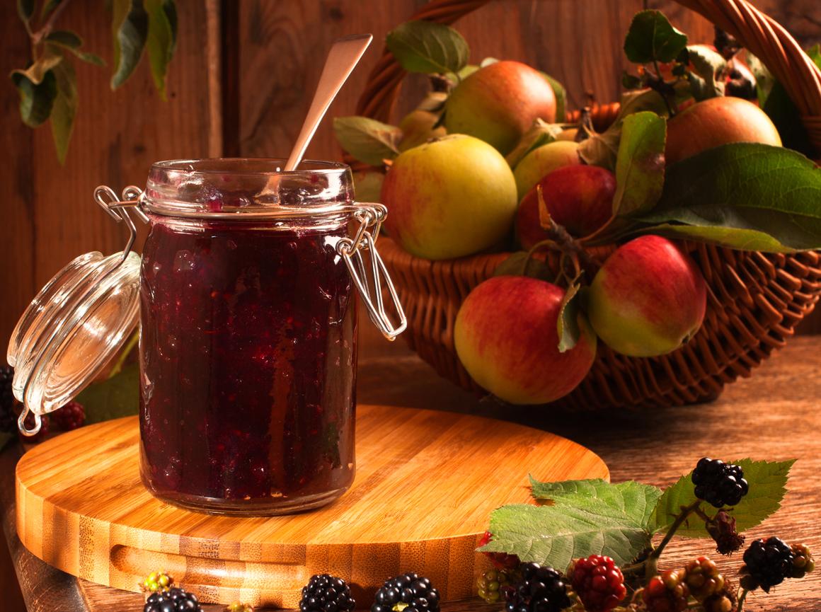 Brombeerkonfitüre mit Apfel