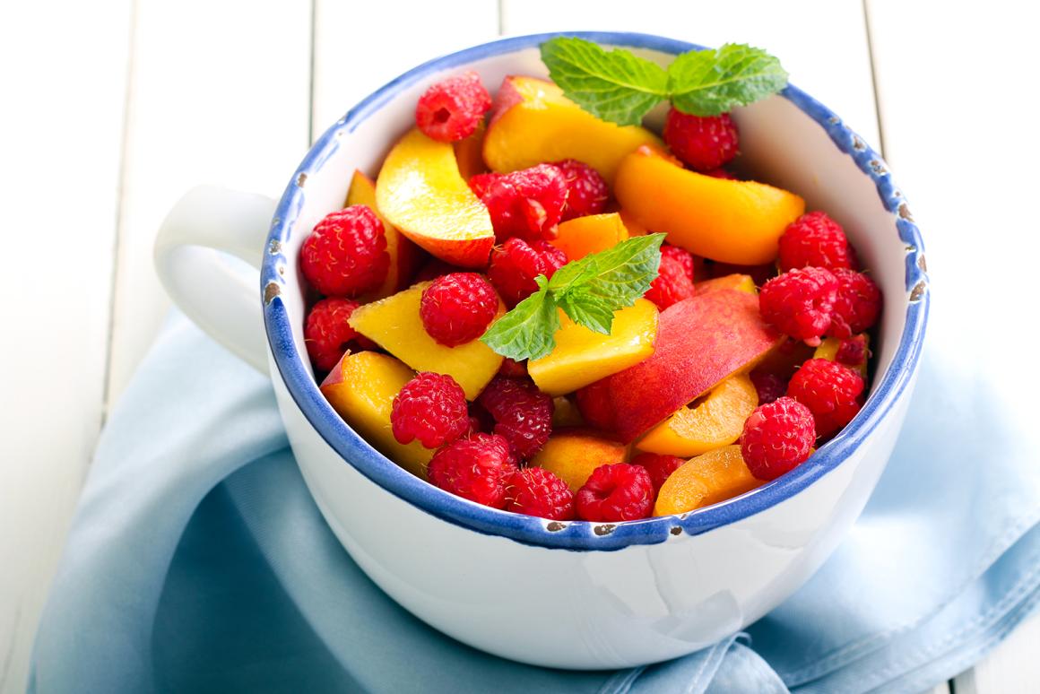 Himbeer-Pfirsich-Salat