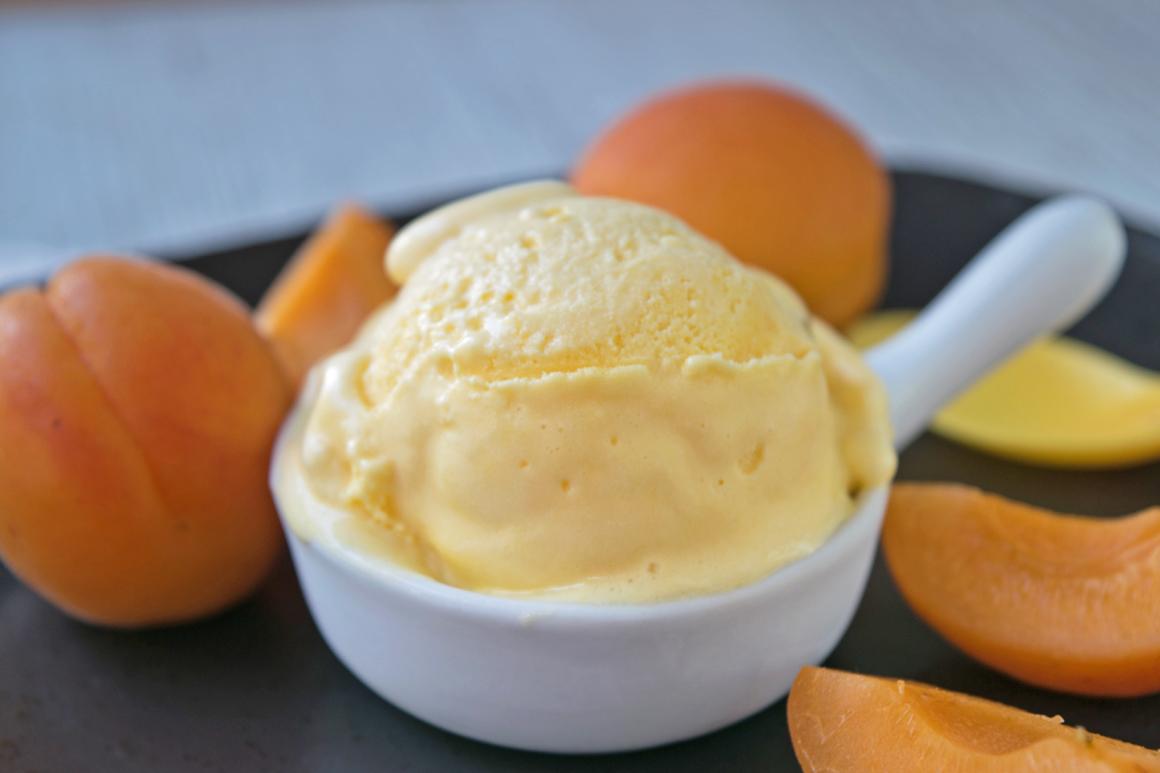 Aprikosenglace