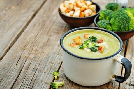 Cremige Broccolisuppe