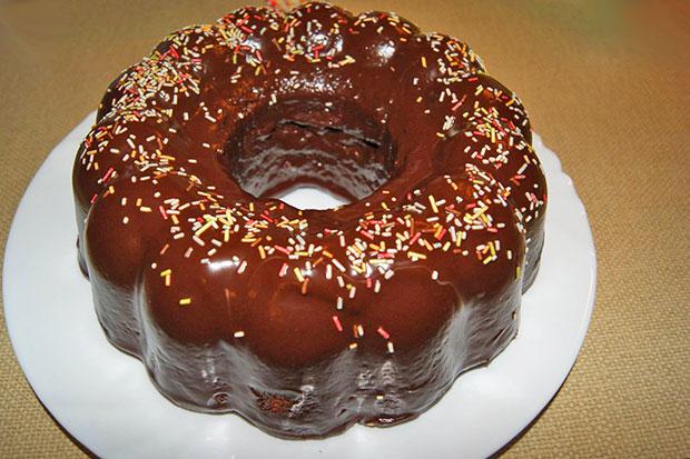 Schoko-Gugelhopf mit Caramel