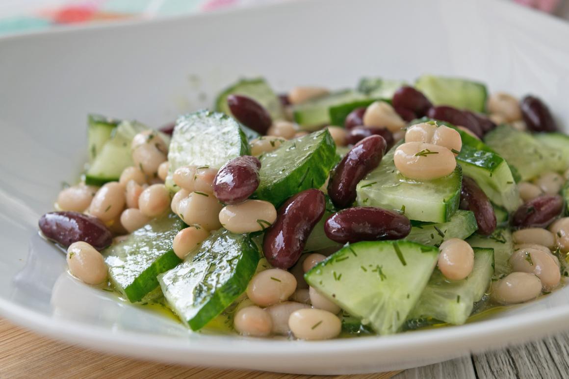 Salat mit Dill und Bohnen