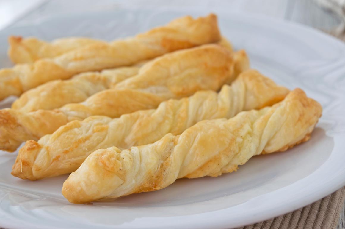 Käse-Stangen aus Blätterteig