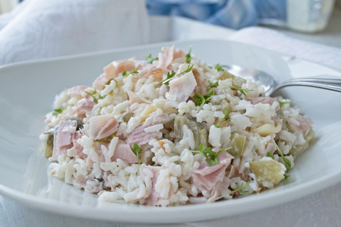 Reissalat mit Schinken und Käse