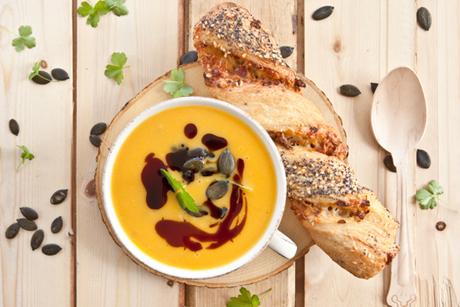 Kürbisrahmsuppe mit Kernöl