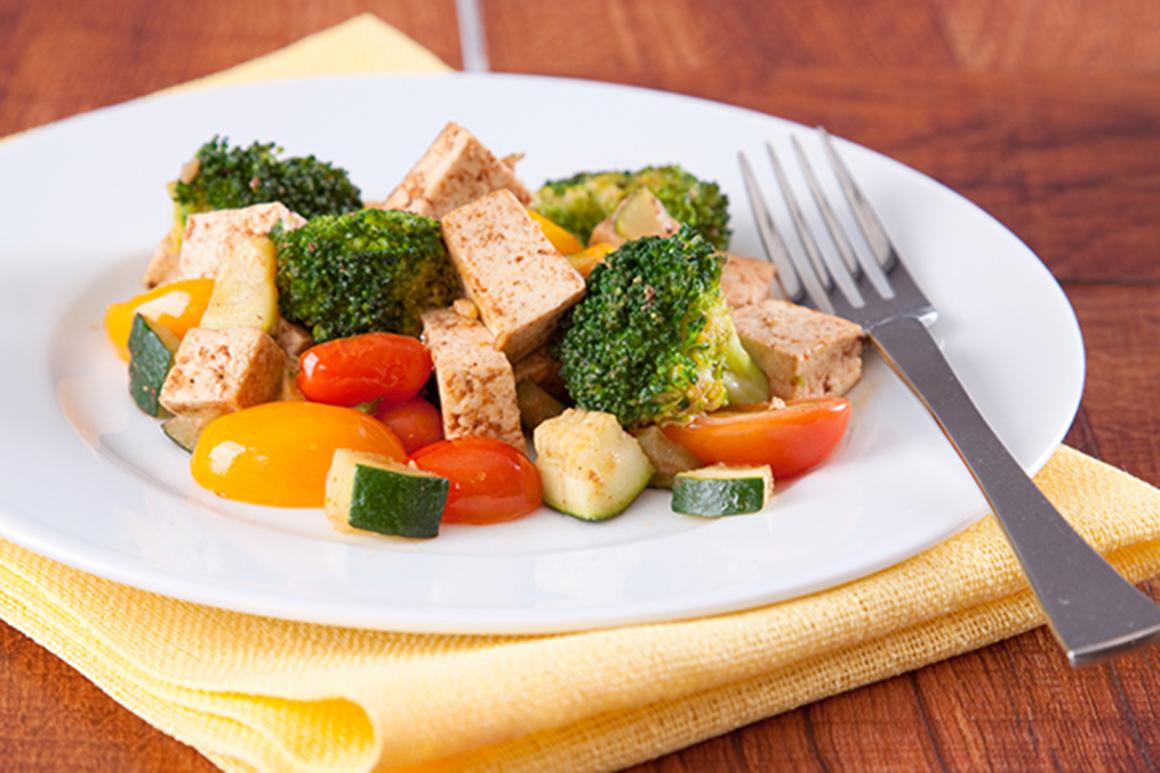 Gebratener Tofu mit Gemüse