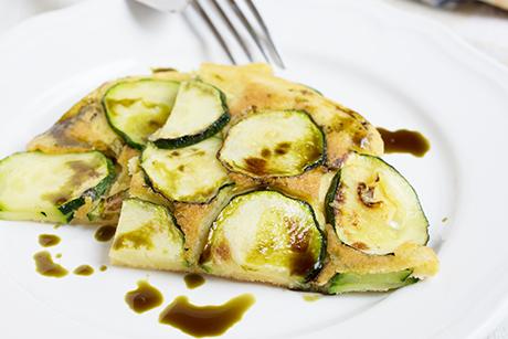 Zucchetti-Omelette mit Kürbiskernöl