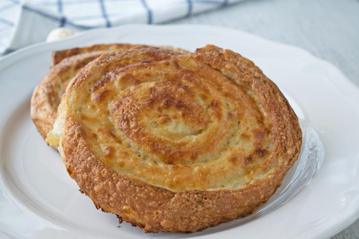 Blätterteigschnecken mit Feta-Schafskäse und Thymian - Rezept