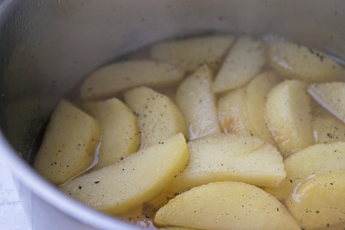 Vanilleäpfel mit Orangensud