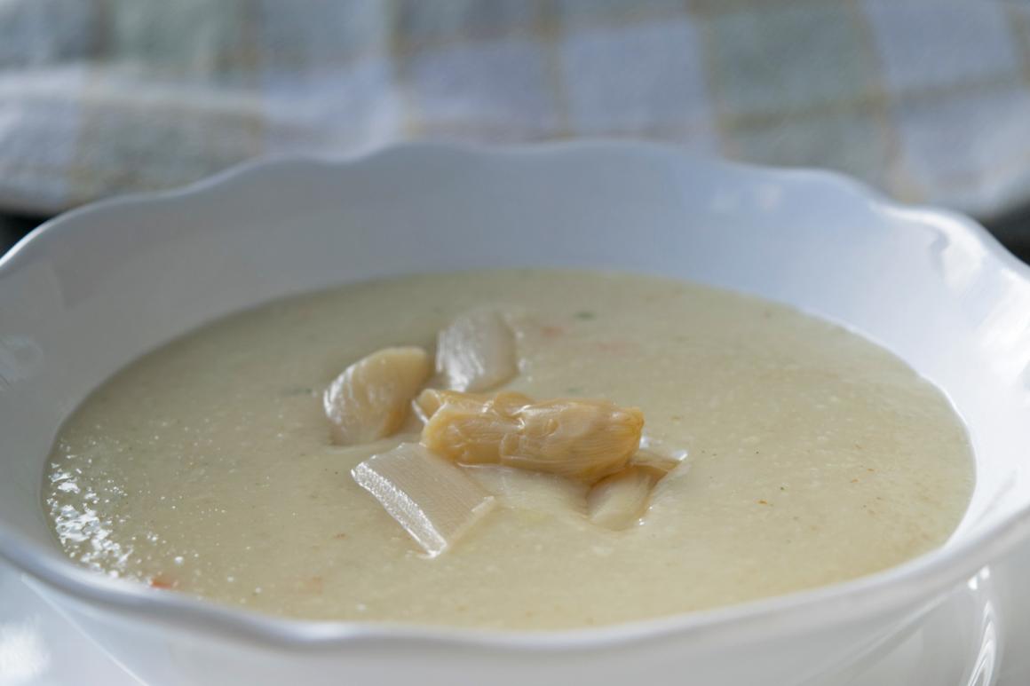 Spargel-Griesssuppe
