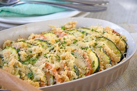 Zucchetti-Tomaten-Gratin mit Streusel