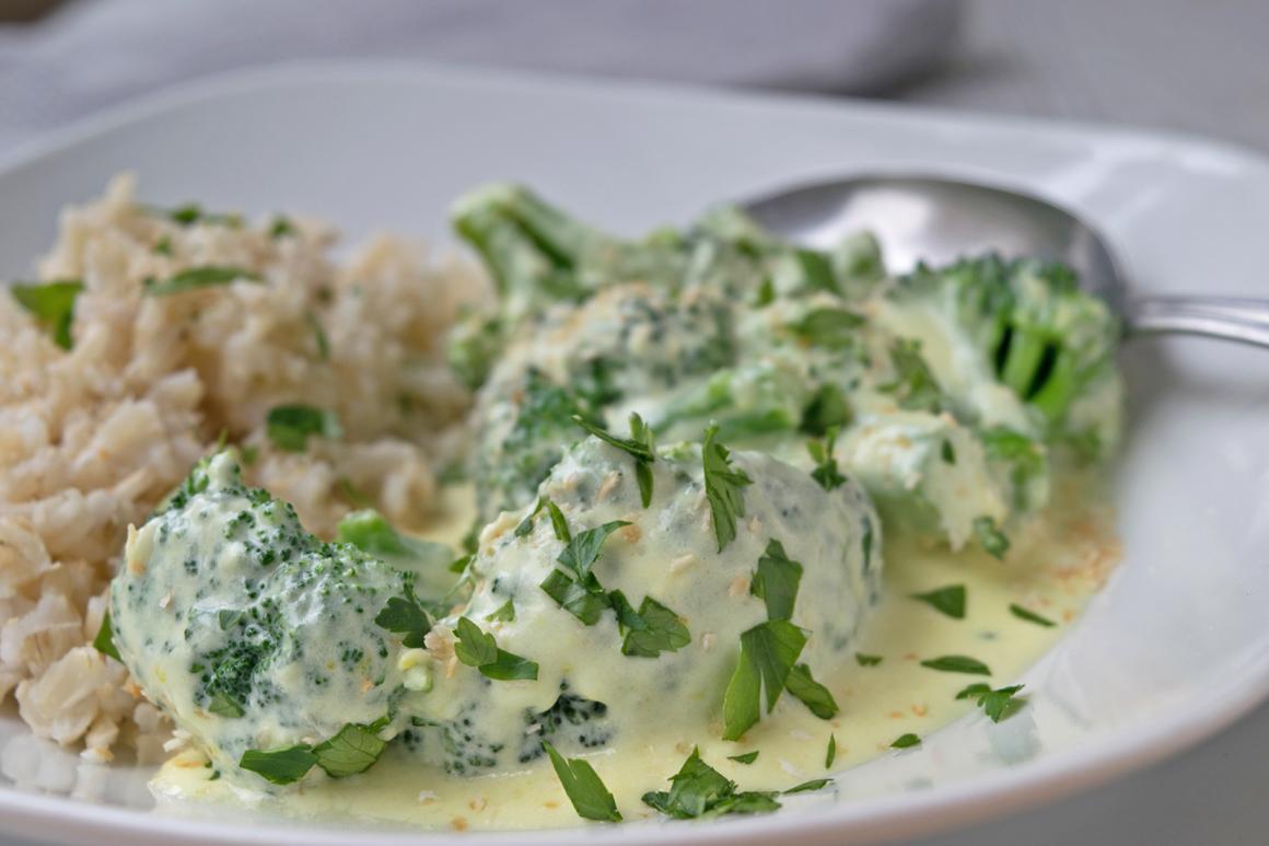 Broccoli an Kokossauce