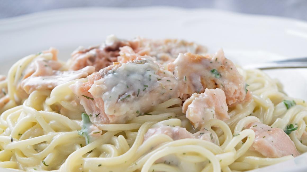 Nudeln mit Lachs