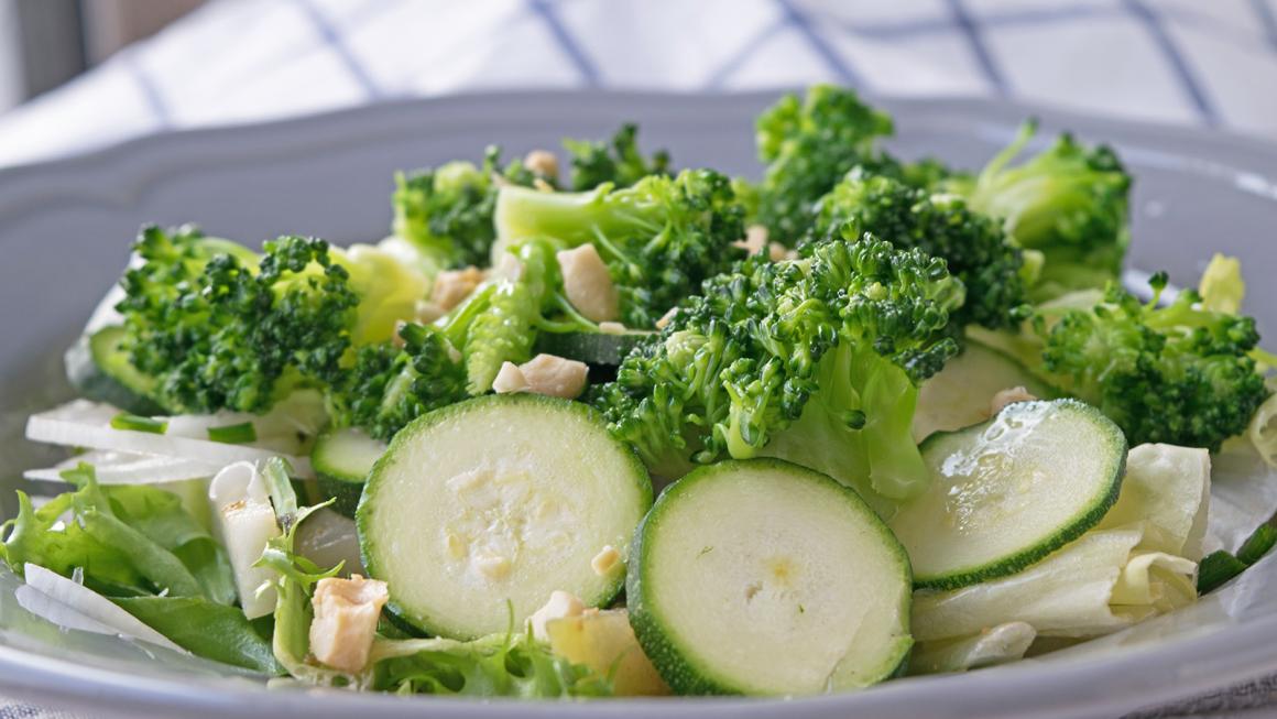 Zucchettisalat mit Broccoli - Rezept