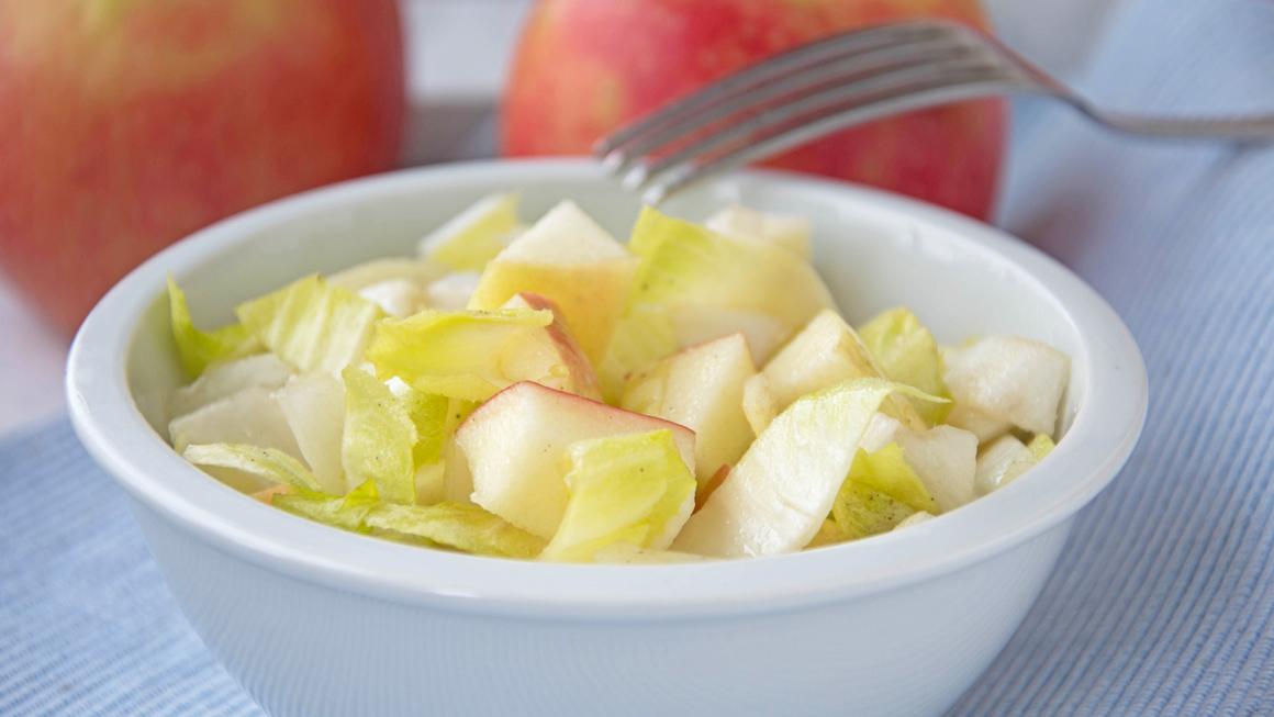 Apfel-Chicoreesalat