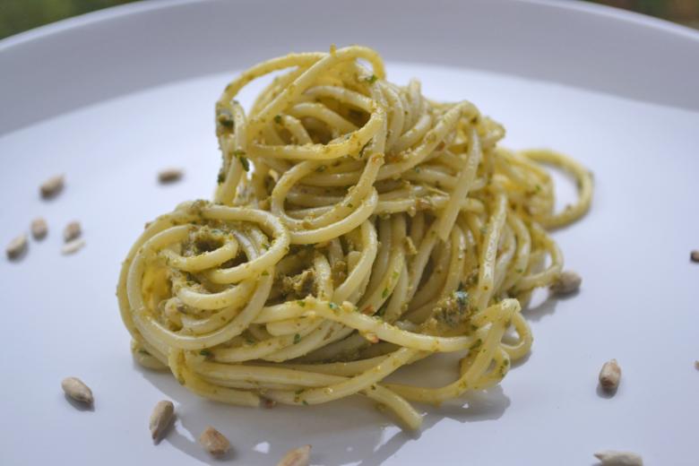 Pesto mit Sonnenblumenkernen