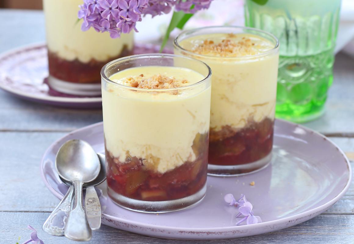 Pudding mit Rhabarber