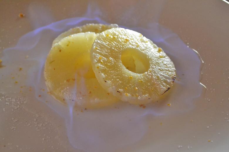 Flambierte Ananas