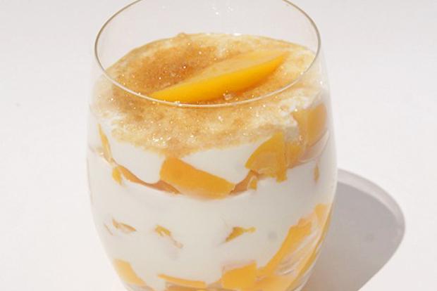 Joghurt mit Pfirsichen