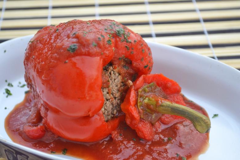 Peperoni aus dem Römertopf