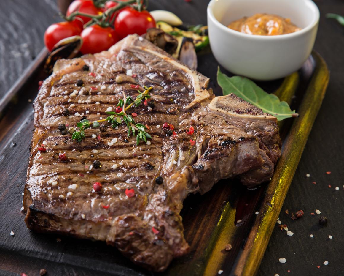 T-Bone-Steak gebeizt
