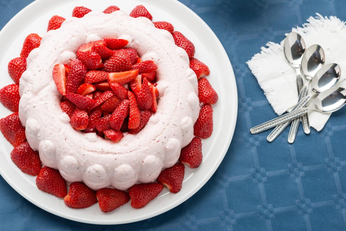 Parfait Glacé mit Erdbeeren