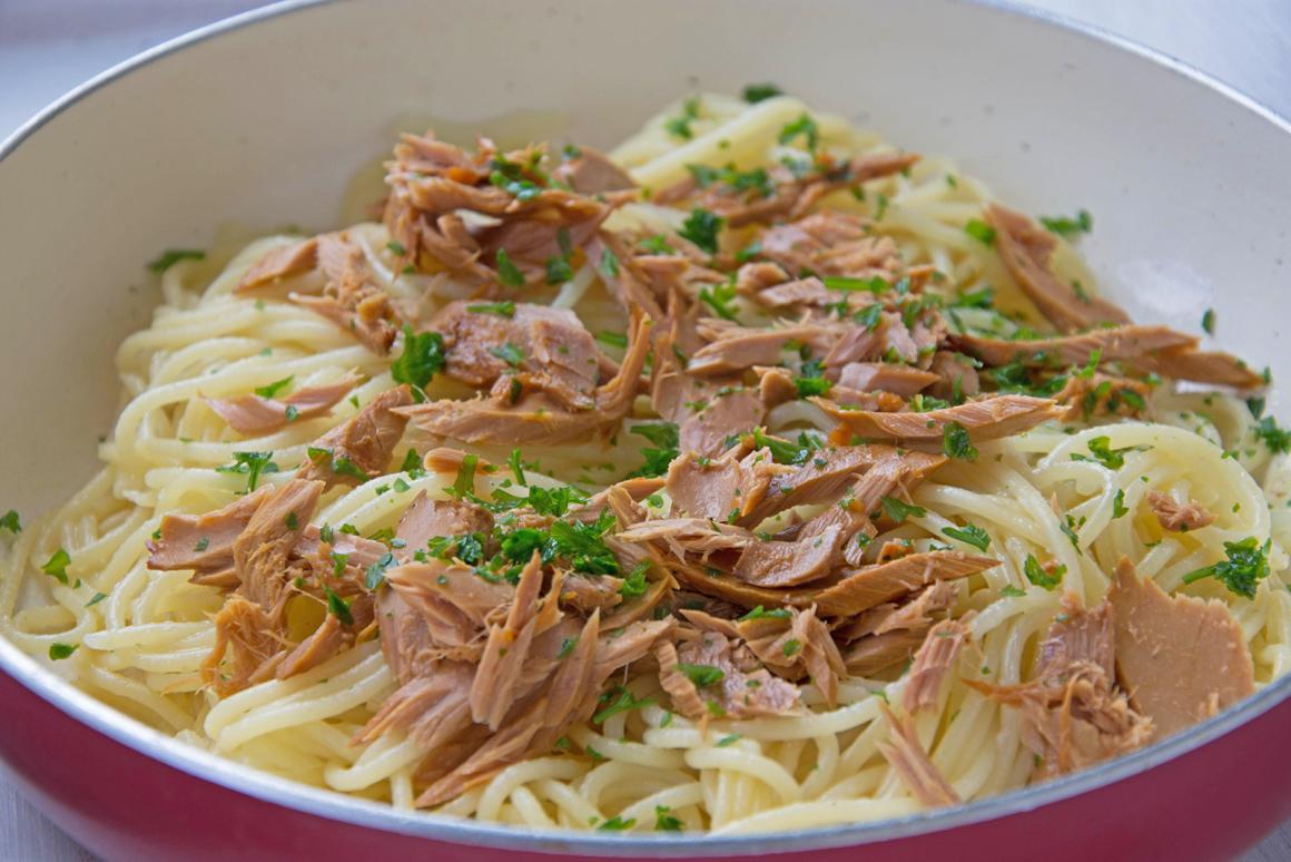 Spaghetti mit Thunfisch