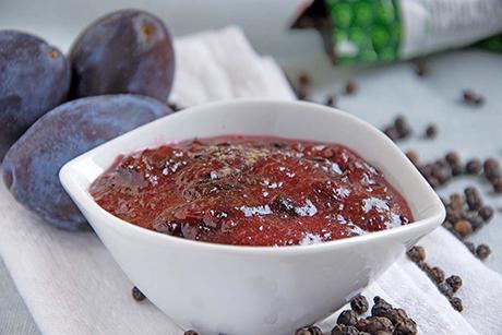Pfefferkonfitüre-mit-Zwetschgen
