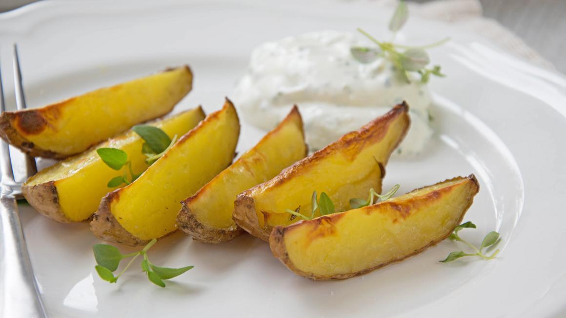 Bratkartoffeln mit Kräuterdip