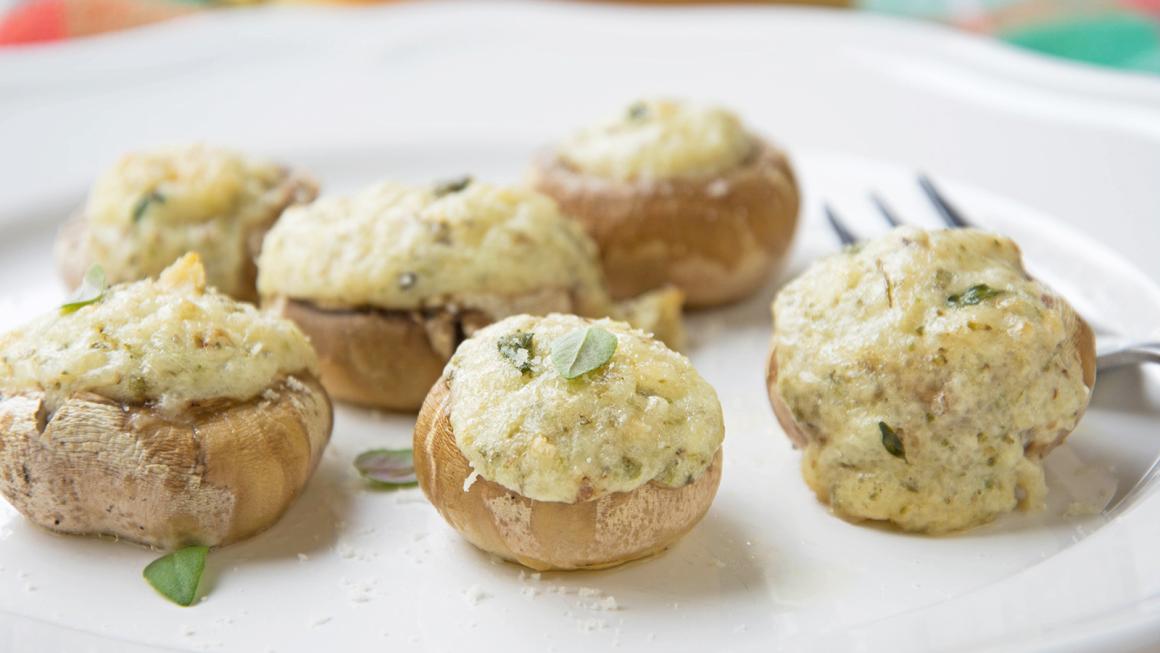 Champignons mit Zwiebel-Knoblauch-Füllung