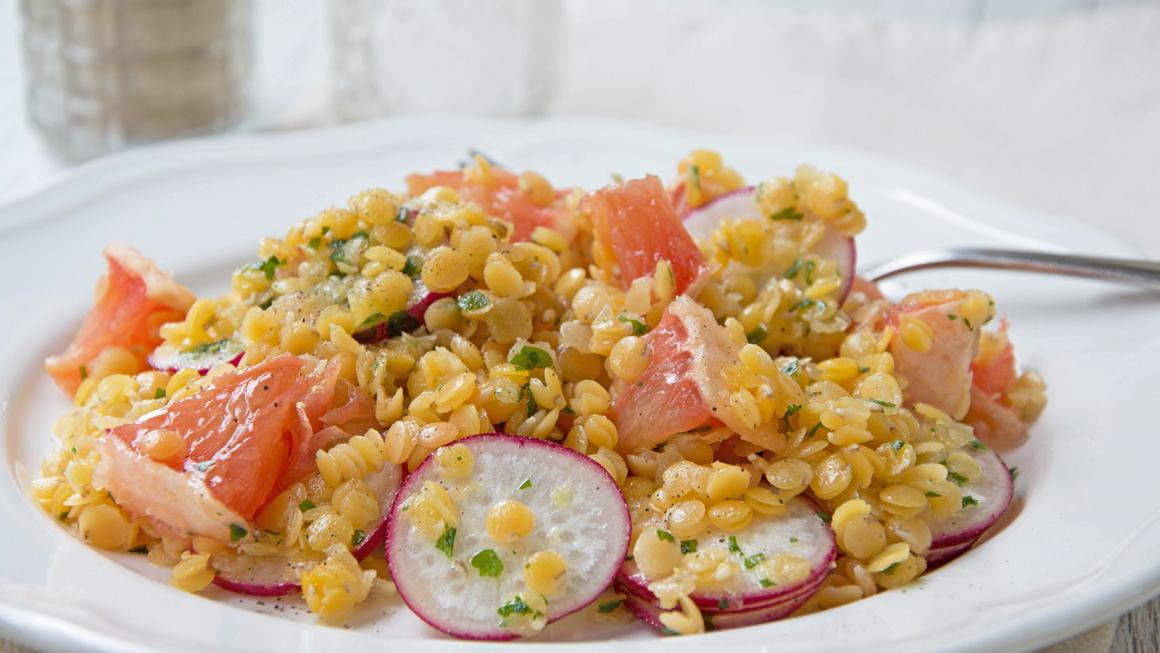 Vitamin C Salat mit roten Linsen