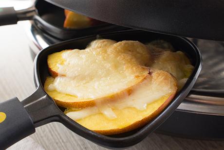 Nektarine überbacken mit Raclette