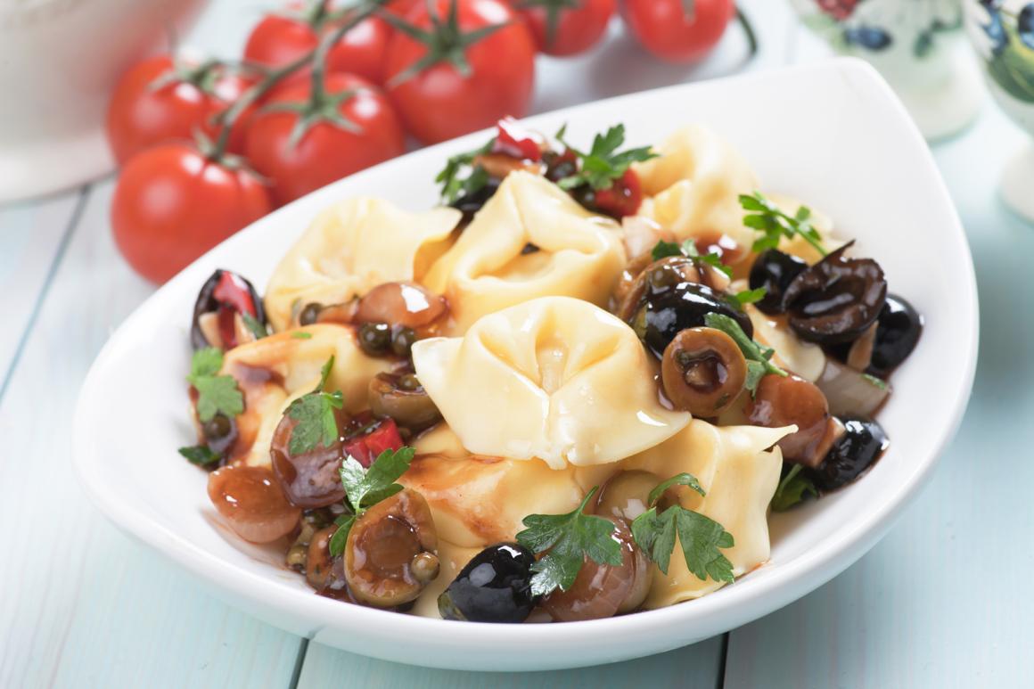 Tortellini-Salat mit Balsamico-Vinaigrette - Rezept