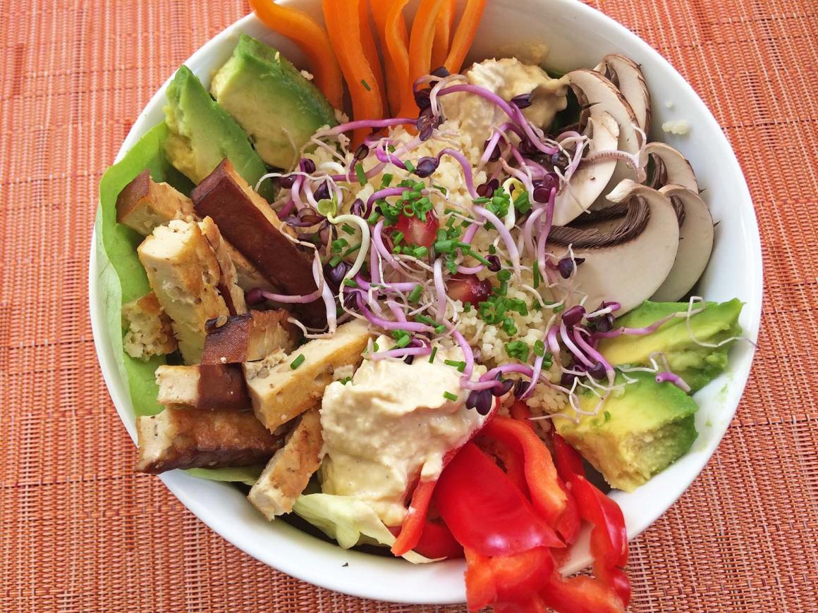 Buddha Bowl mit Tofu