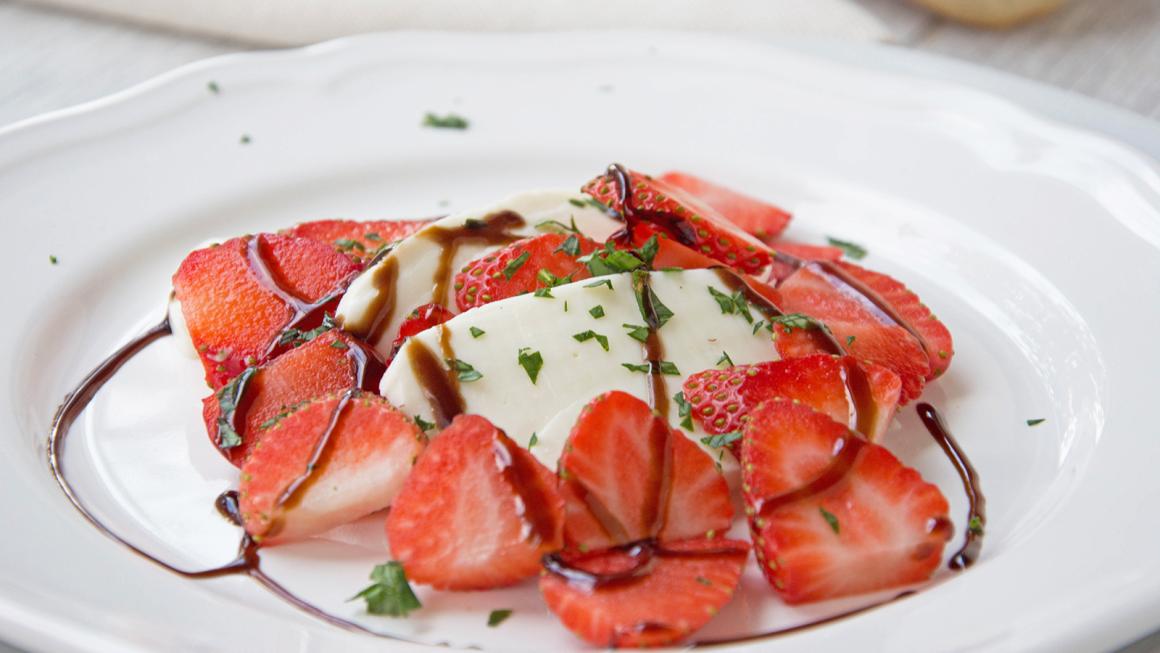 Erdbeer-Mozzarella-Salat