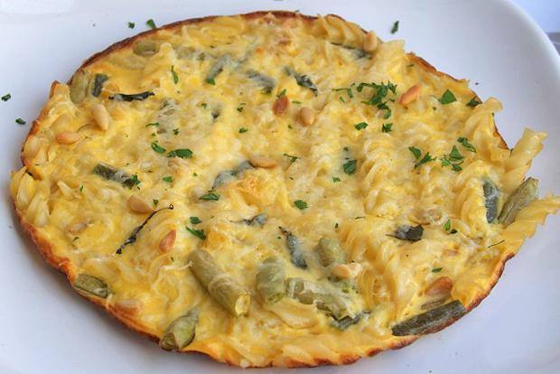 Nudelomlette nach schweizer Art