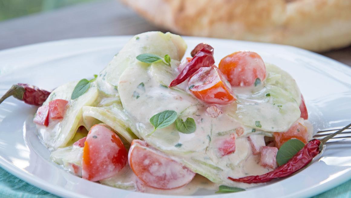 Scharfer Gurkensalat