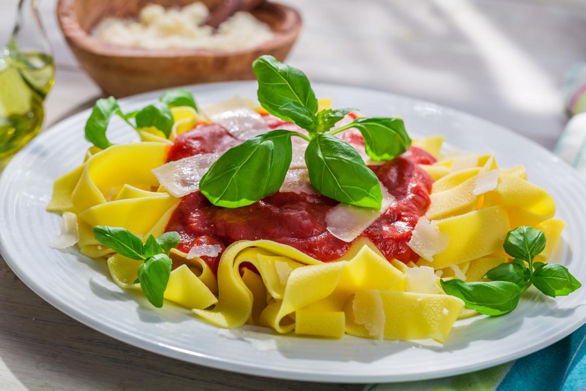 Pappardelle mit Tomatensauce