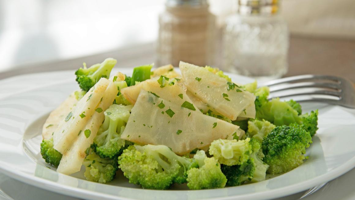 Warmer Broccoli-Selleriesalat