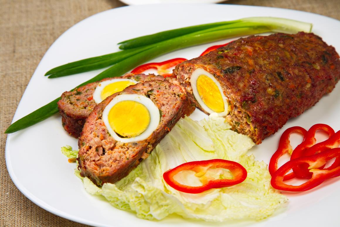Hackbraten mit Ei