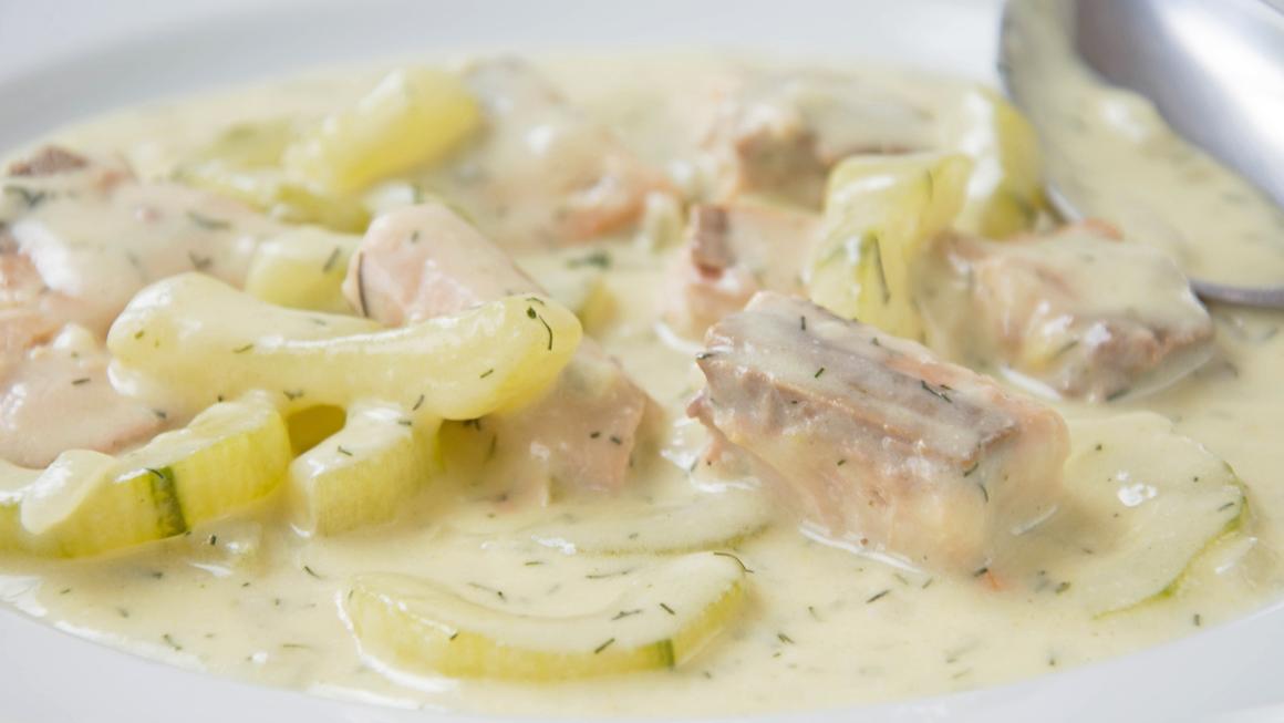 Lachsragout mit Gurken