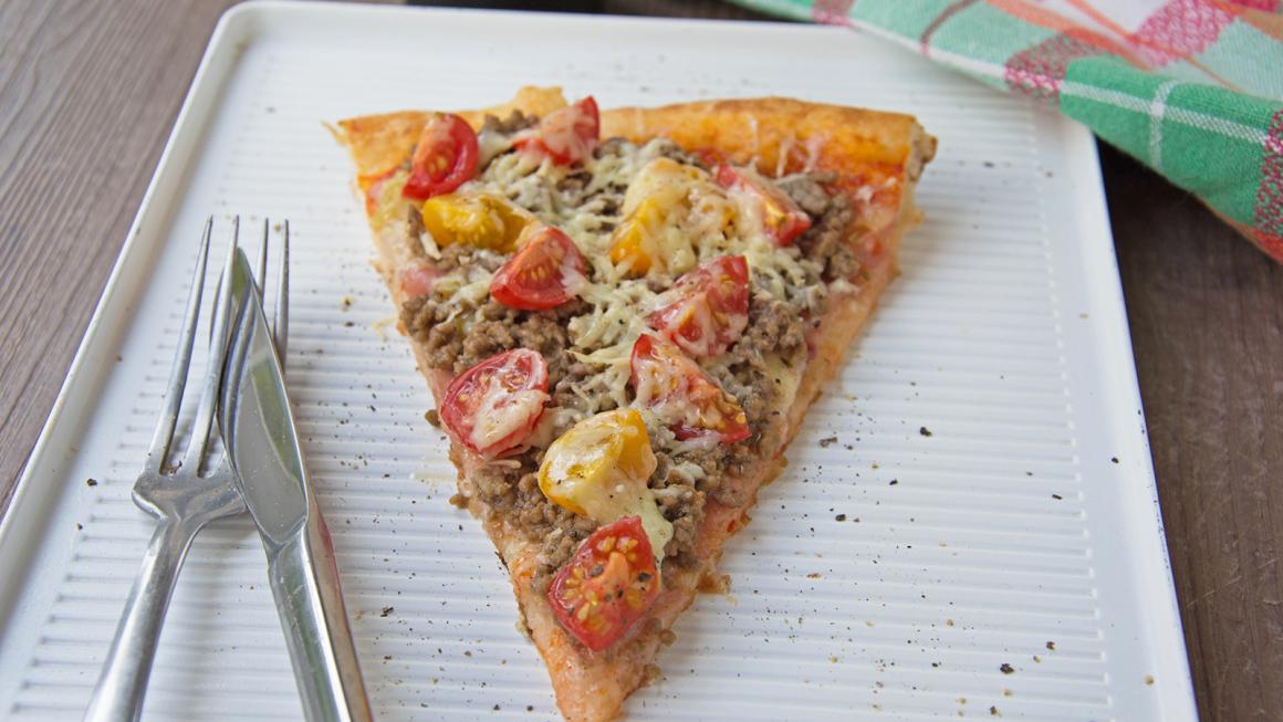 Hackfleisch-Pizza