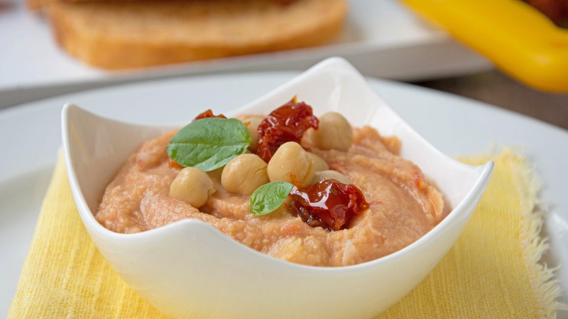 Hummus mit getrockneten Tomaten