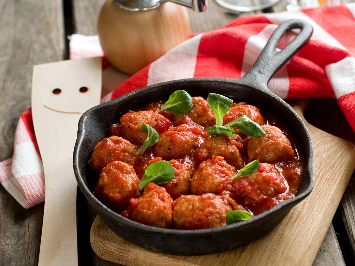 Köttbullar mit Tomatensauce