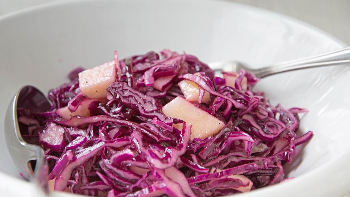 Fruchtiger Rotkabissalat