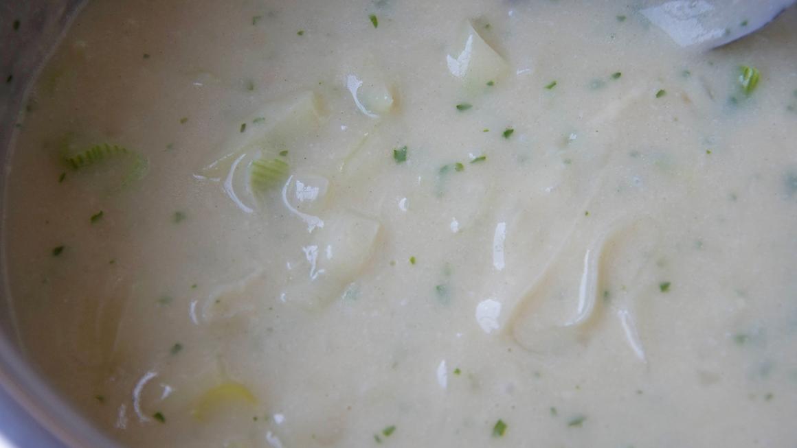 Lauch an Gorgonzola-Sauce