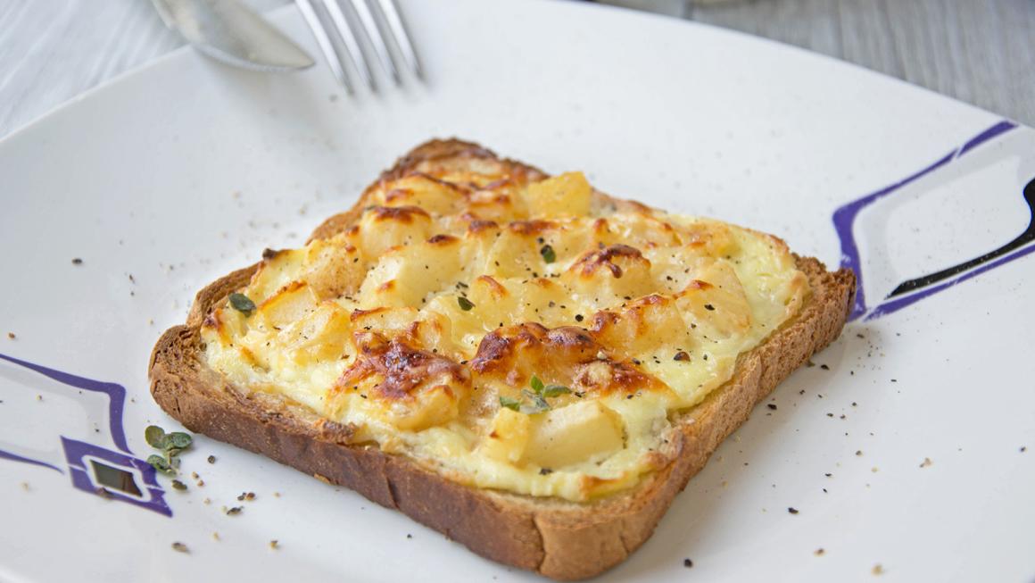 Roquefort-Birnen-Toast