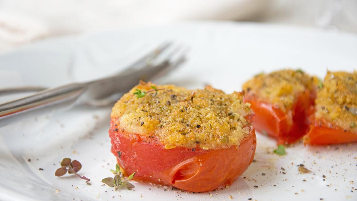 Tomaten mit Oregano-Haube