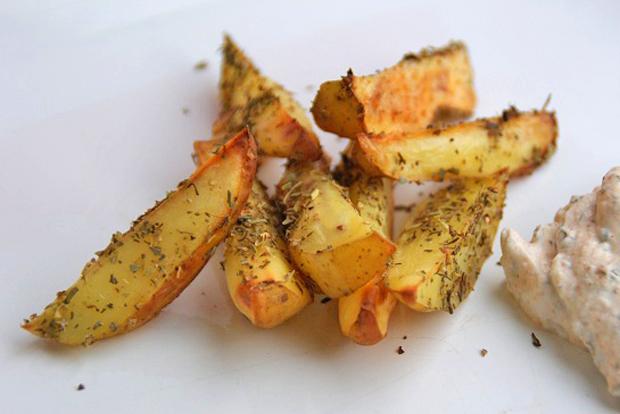 Bratkartoffeln mit Kräuterdip