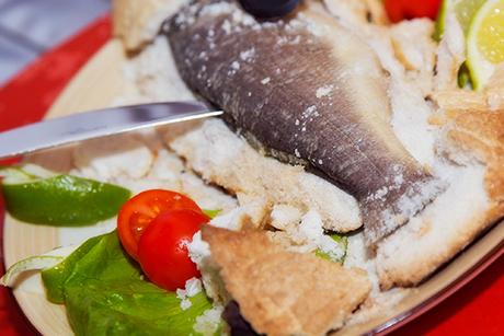 Forelle in Salzkruste mit Fenchelsauce